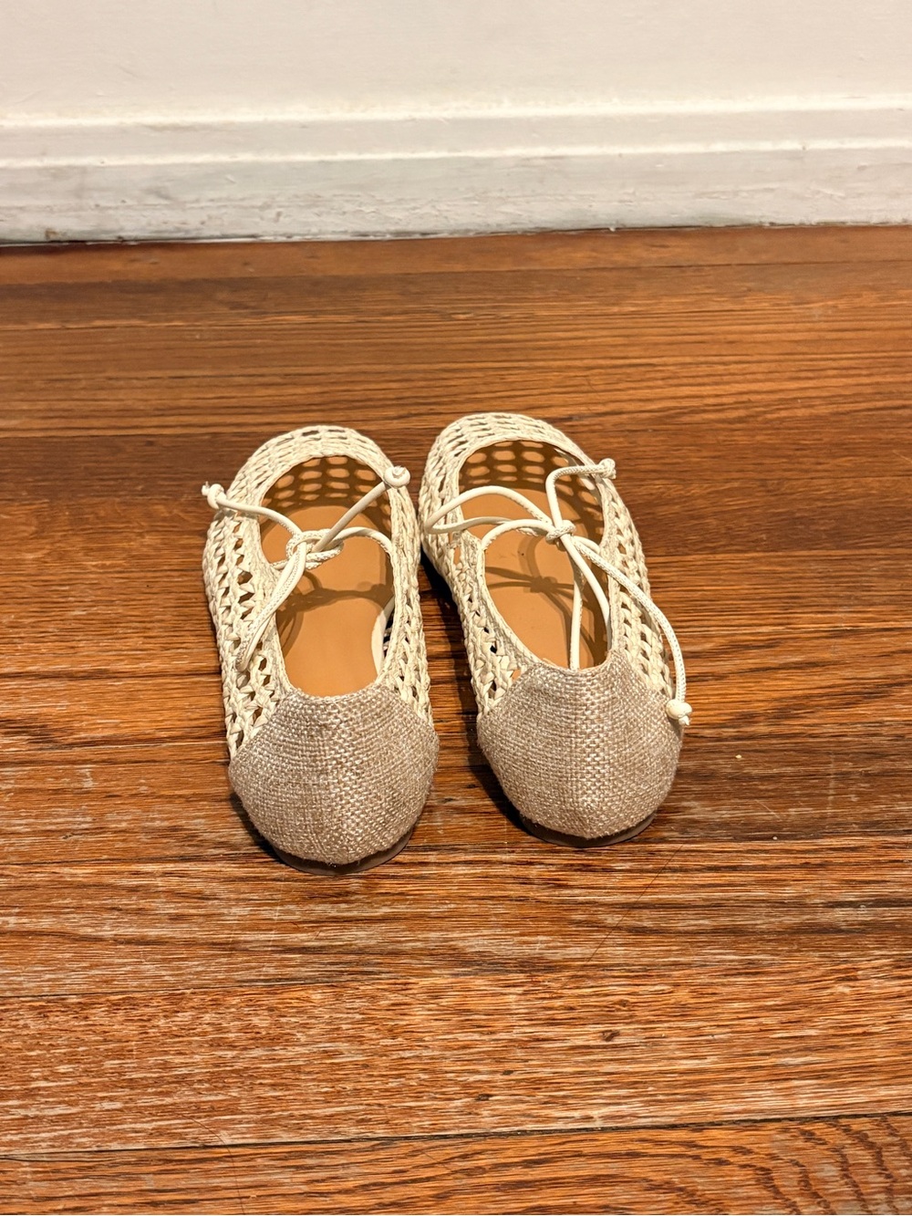 Woven Lace-Up Ballet Flat in Cream size 6 - Picture 2 of 2